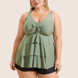 BloomChic Plus Size 2XL Knotted Front Ruffle Tiered Tankini Top us18-20